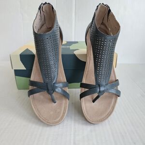 Earth Pisa Oleo Sandals Size 9.5 Blue Green Ankle T Strap Perforated Wedge NIB